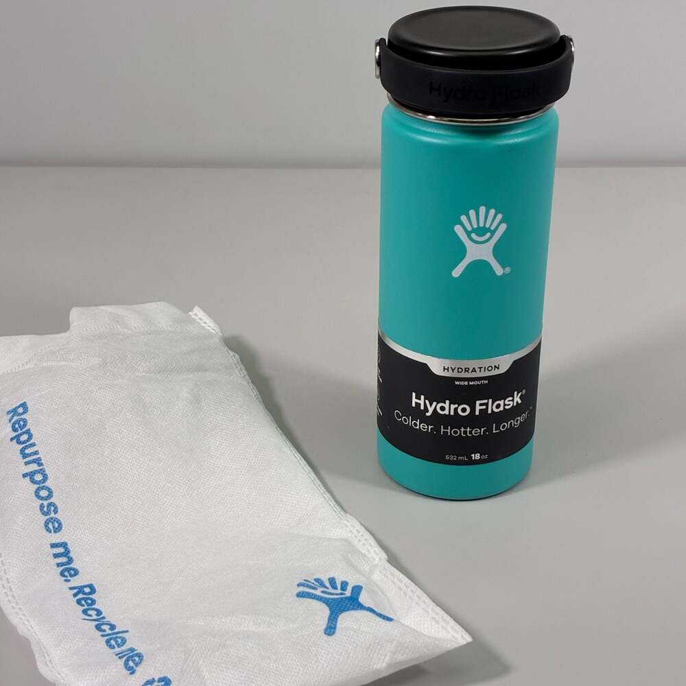 Hydro Flask 18 oz Wide Mouth Water Bottle with Flex Cap in Mint
